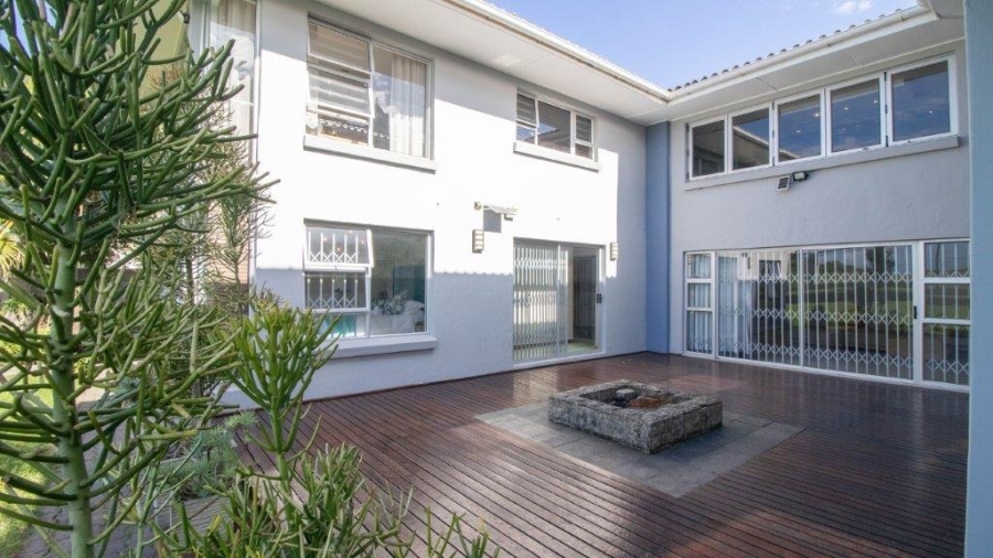 5 Bedroom Property for Sale in Gonubie Eastern Cape